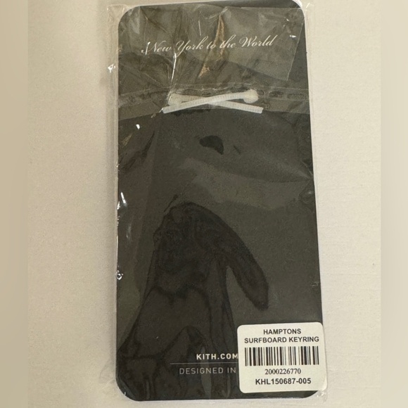 Kith Hamptons Surfboard Keyring - Picture 3 of 4